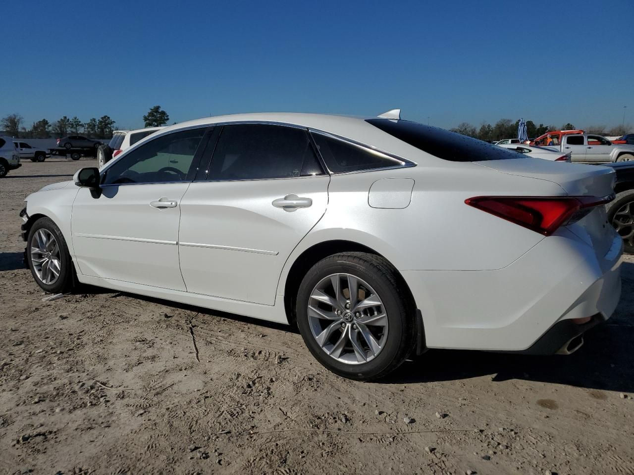 2019 Toyota Avalon XLE – White Premium Sedan | VIN: 4T1BZ1FB5KU029711