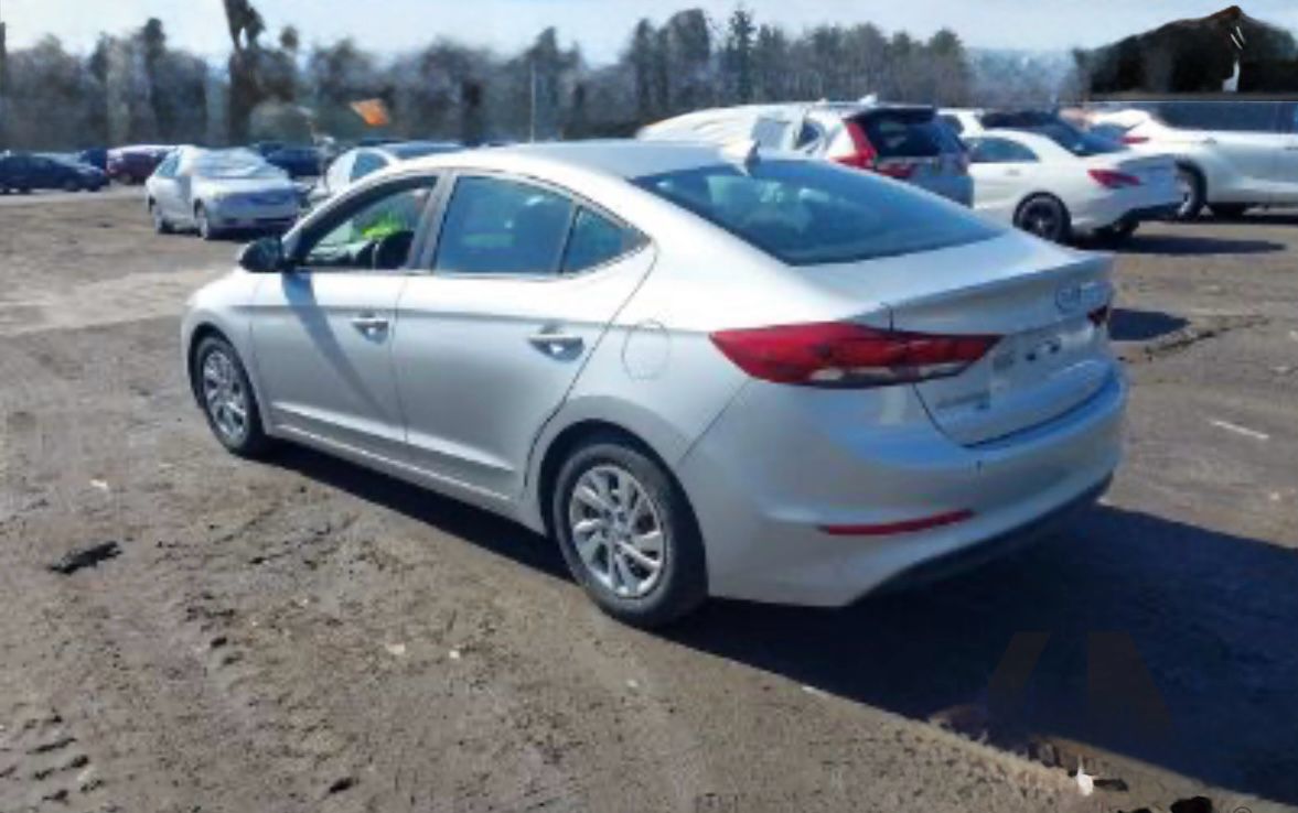 2018 Hyundai Elantra SE 5NPD74LF9JH216258 - Reliable Silver Sedan with 2.0L 4-Cylinder Engine