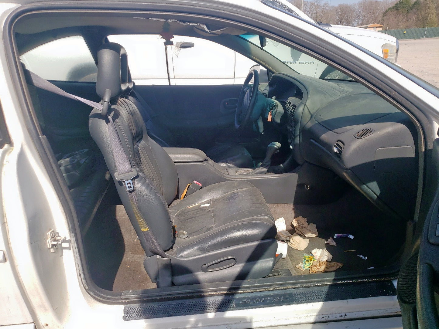 2000 PONTIAC GRAND PRIX - 1G2WP12K1YF102236