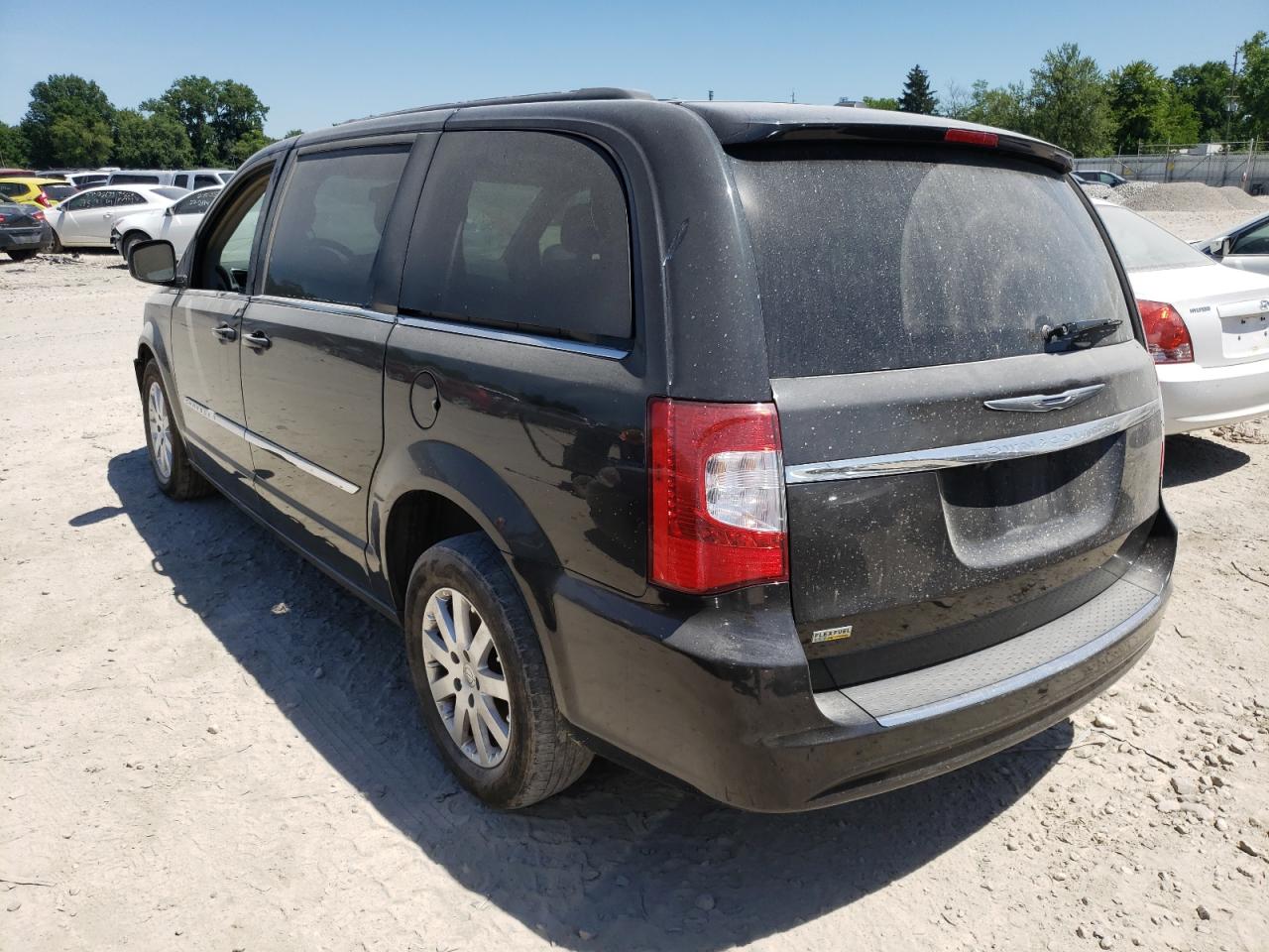 2015 CHRYSLER TOWN & COU - 2C4RC1BG9FR538001