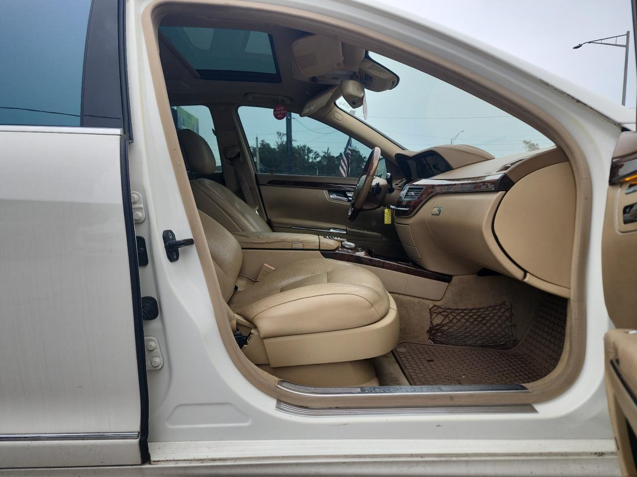 2011 MERCEDES-BENZ S 550 - WDDNG7BB5BA393067