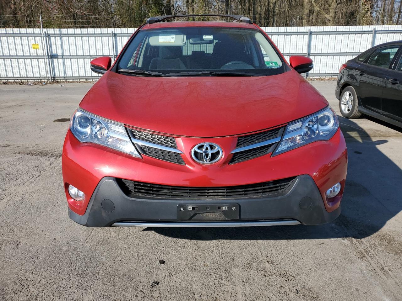 2014 TOYOTA RAV4 XLE - JTMRFREV2ED094882