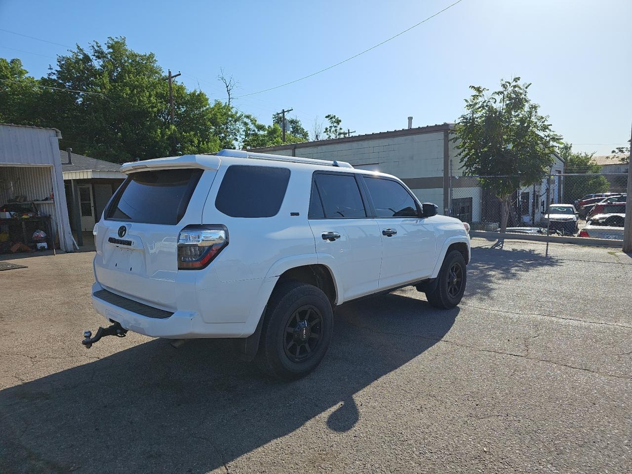 2016 TOYOTA 4RUNNER SR - JTEBU5JR3G5295238