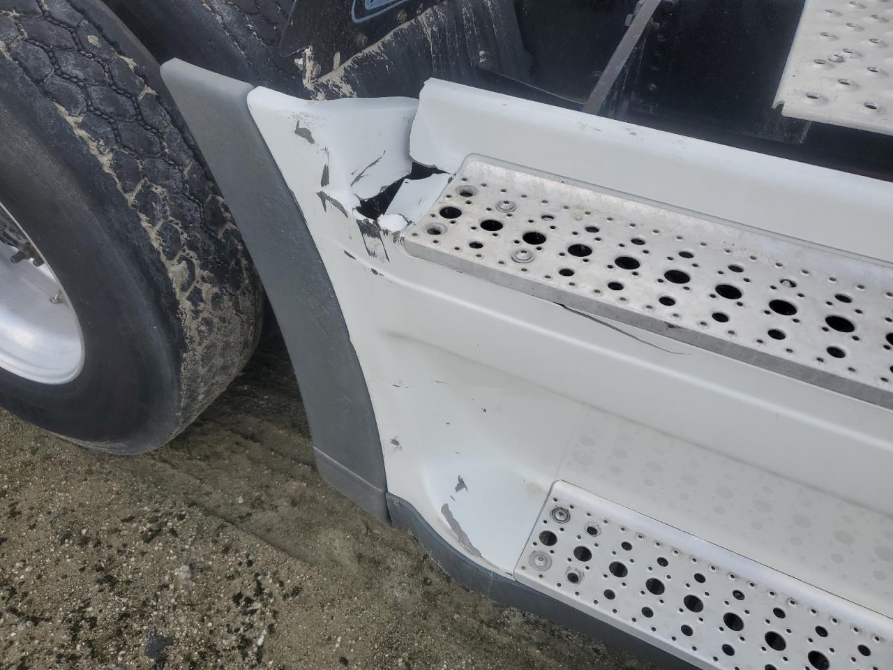 2014 FREIGHTLINER CASCADIA 1 - 1FUJGLDR0ELFH6646