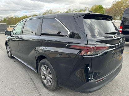 2023 TOYOTA SIENNA LE - 5TDKRKEC5PS167054