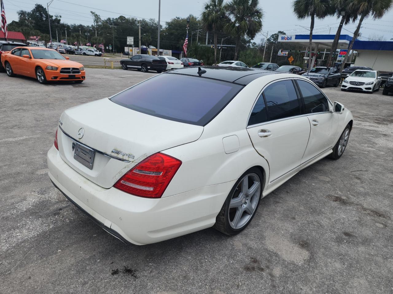 2011 MERCEDES-BENZ S 550 - WDDNG7BB5BA393067
