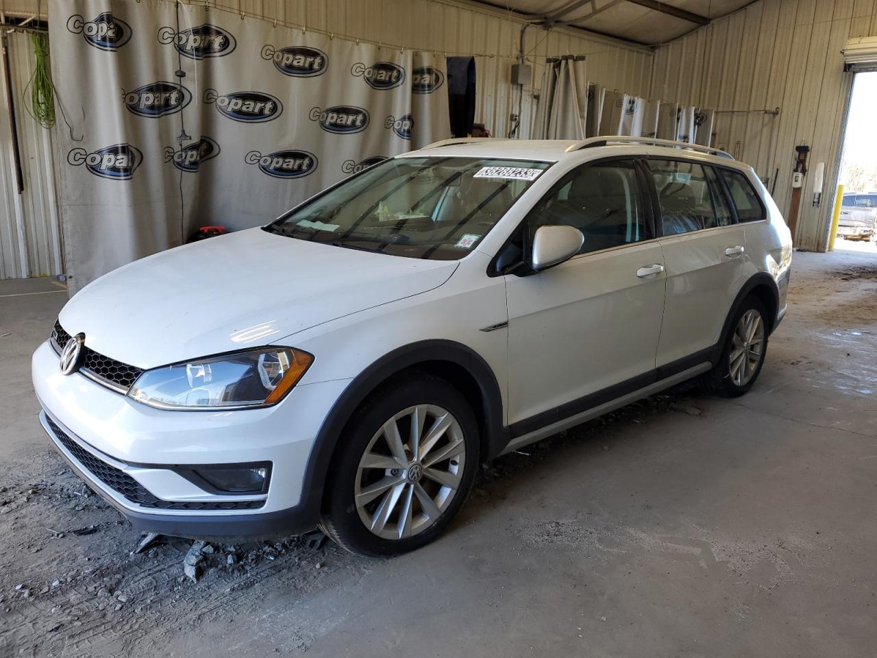 2017 VOLKSWAGEN GOLF ALLTR - 3VWH17AU7HM524150