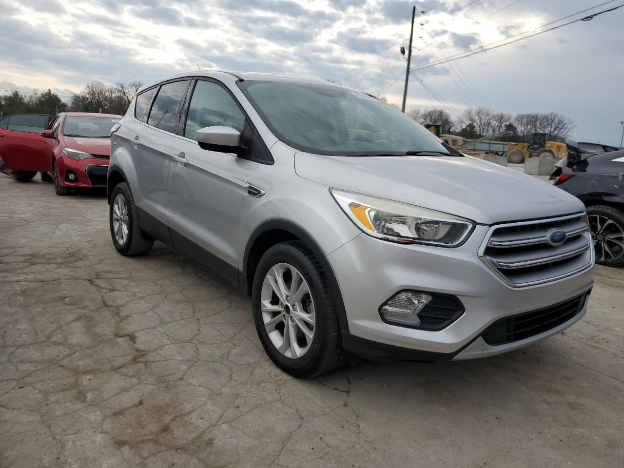 2017 FORD ESCAPE SE - 1FMCU0GD7HUA09806