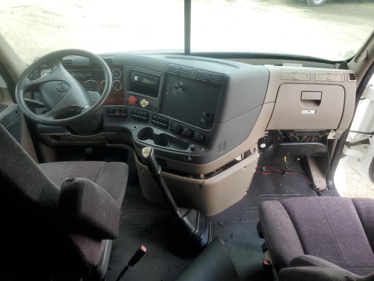 2014 FREIGHTLINER CASCADIA 1 - 1FUJGLDR0ELFH6646