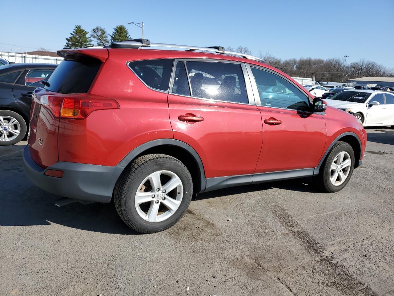 2014 TOYOTA RAV4 XLE - JTMRFREV2ED094882
