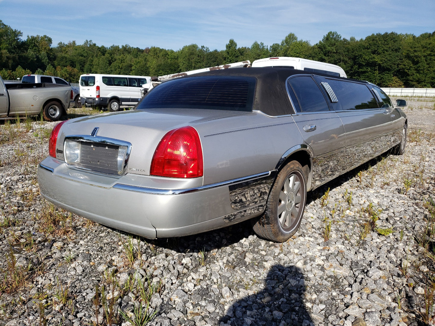 2005 LINCOLN TOWN CAR E - 1L1FM88W15Y671236
