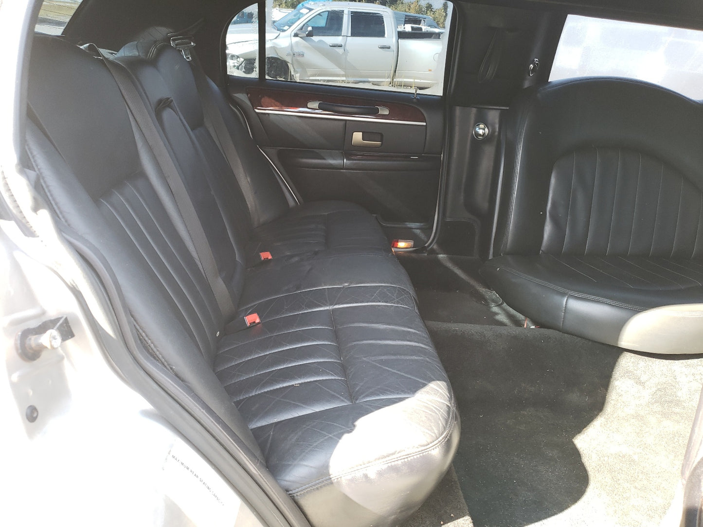 2005 LINCOLN TOWN CAR E - 1L1FM88W15Y671236