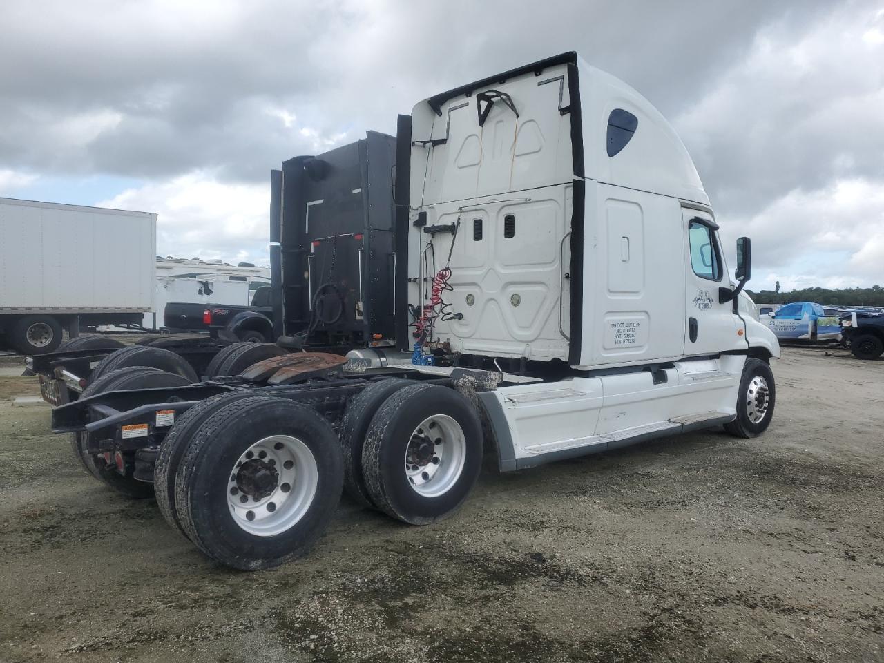 2014 FREIGHTLINER CASCADIA 1 - 1FUJGLDR0ELFH6646