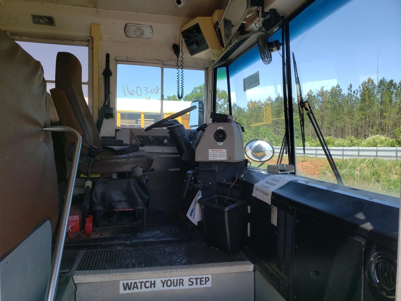 1999 INTERNATIONAL 3000 3000 - 1HVBJABN7XA021575