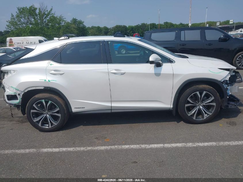 Lexus RX 450h 2022 AWD гибрид белый | VIN 2T2HGMDA3NC091105