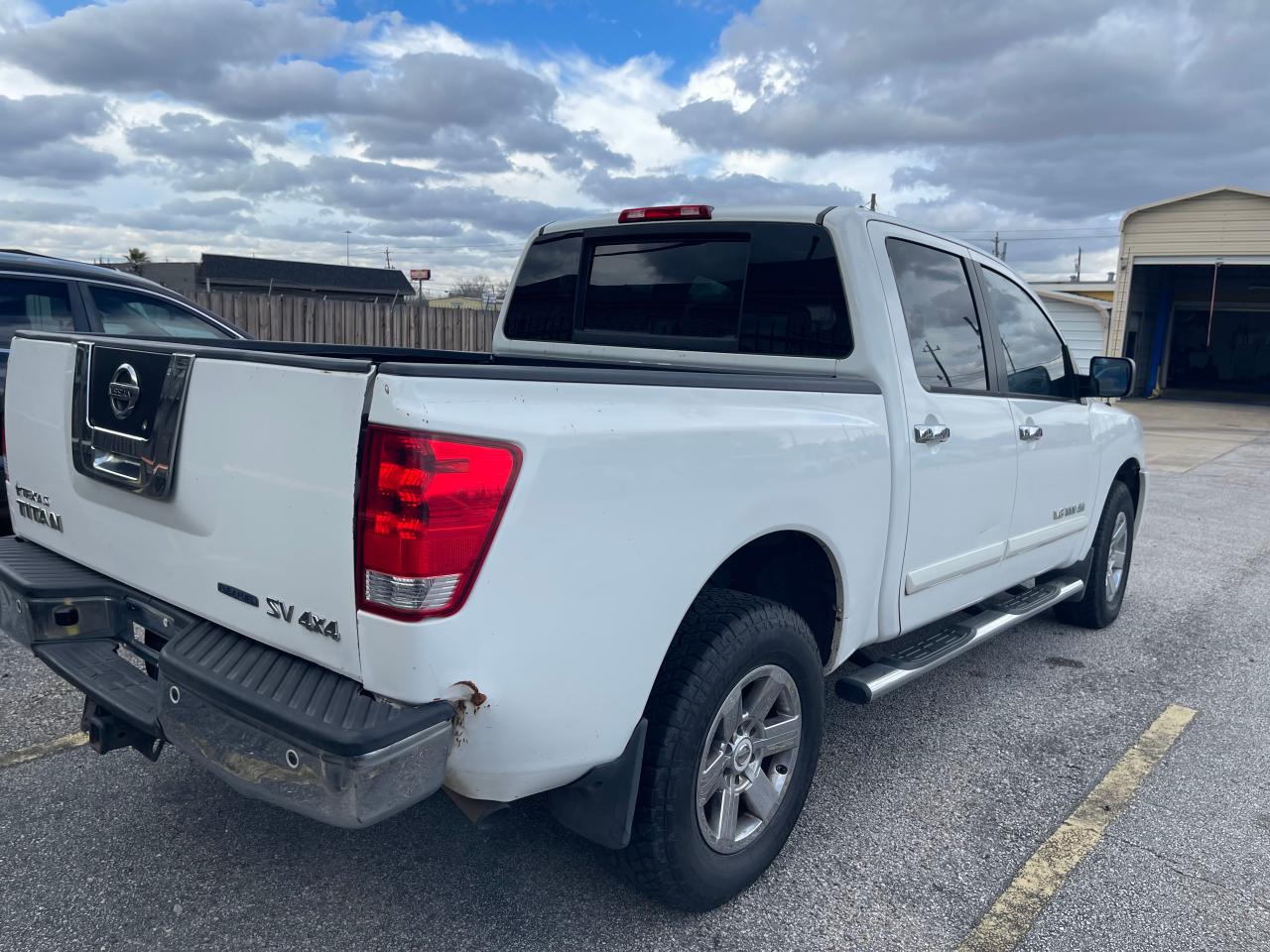 2011 NISSAN TITAN S - 1N6BA0ECXBN307641