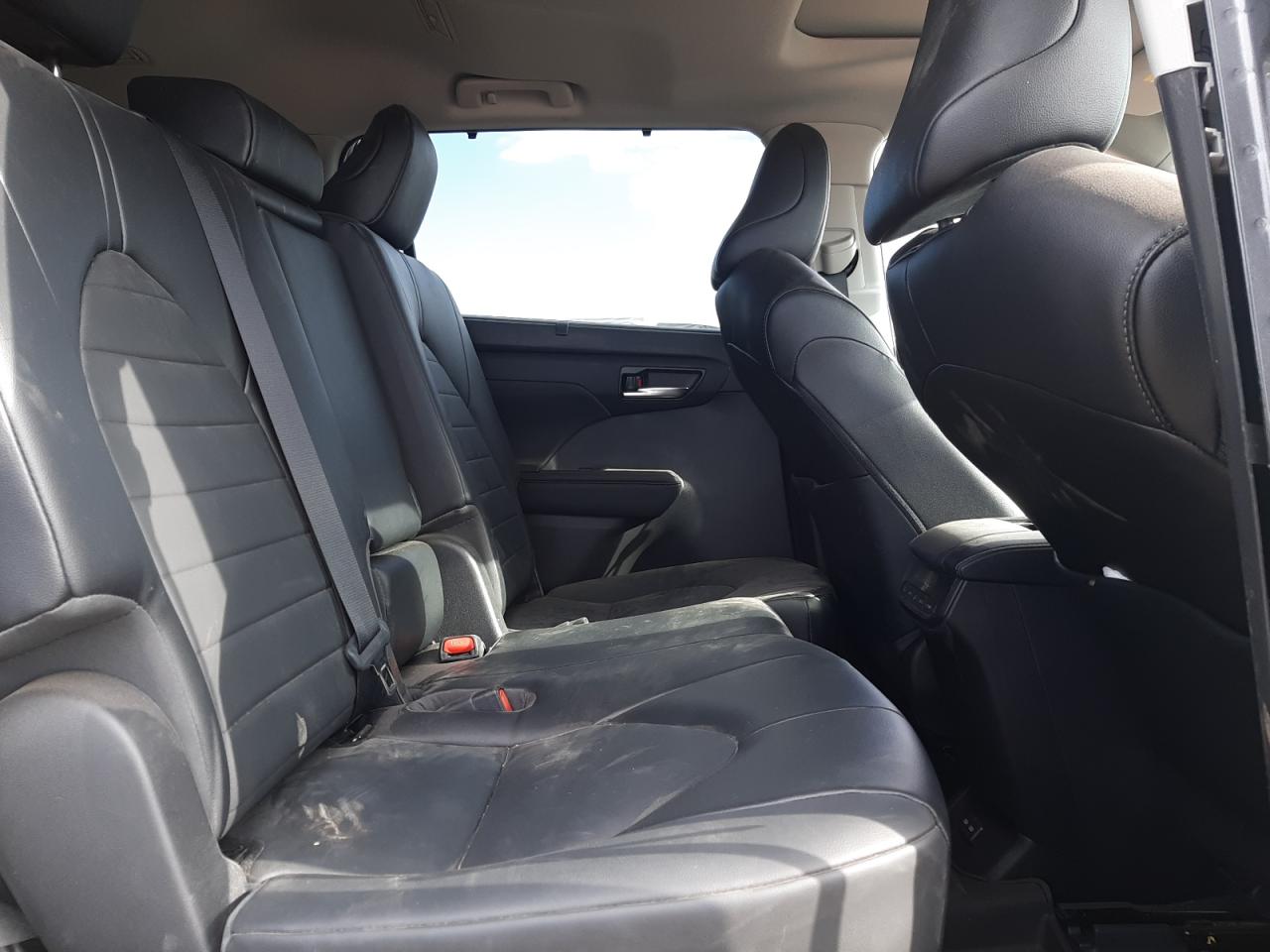 2022 TOYOTA HIGHLANDER - 5TDHZRAH0NS120869