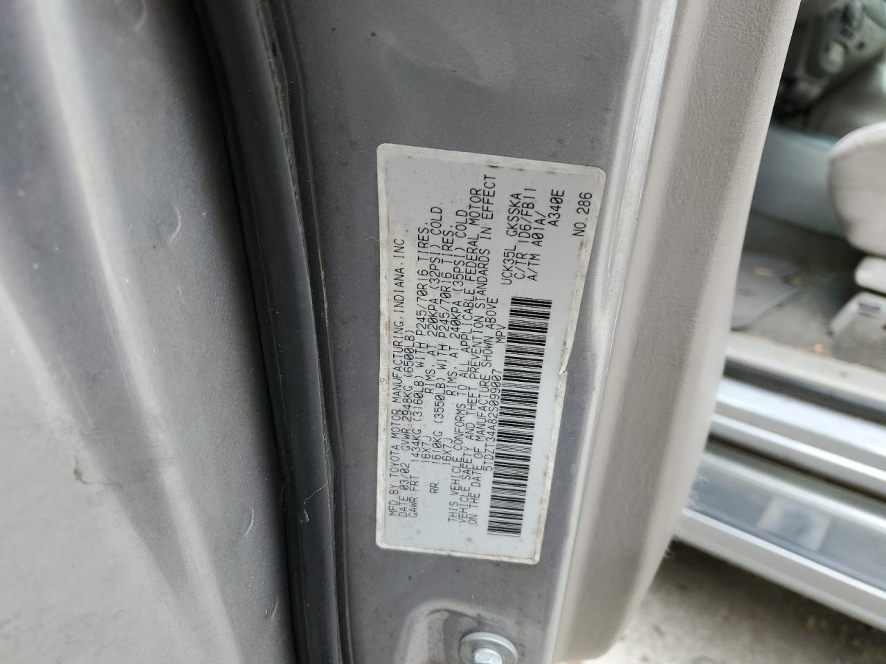 2002 TOYOTA SEQUOIA - 5TDZT34A82S099007