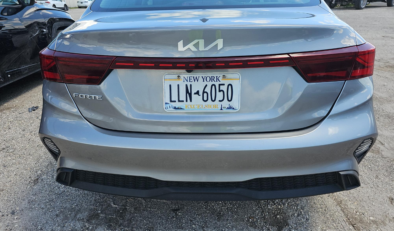 Kia Forte LXS 2022 Gray – 2.0L FWD Sedan | VIN: 3KPF24AD2NE426641