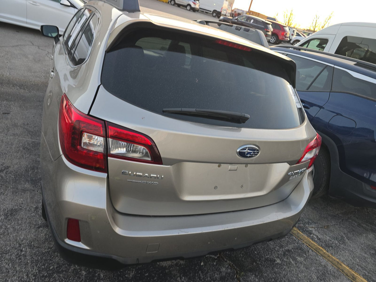 2015 Subaru Outback 2.5i Limited | 2.5L AWD | VIN: 4S4BSANC2F3276307