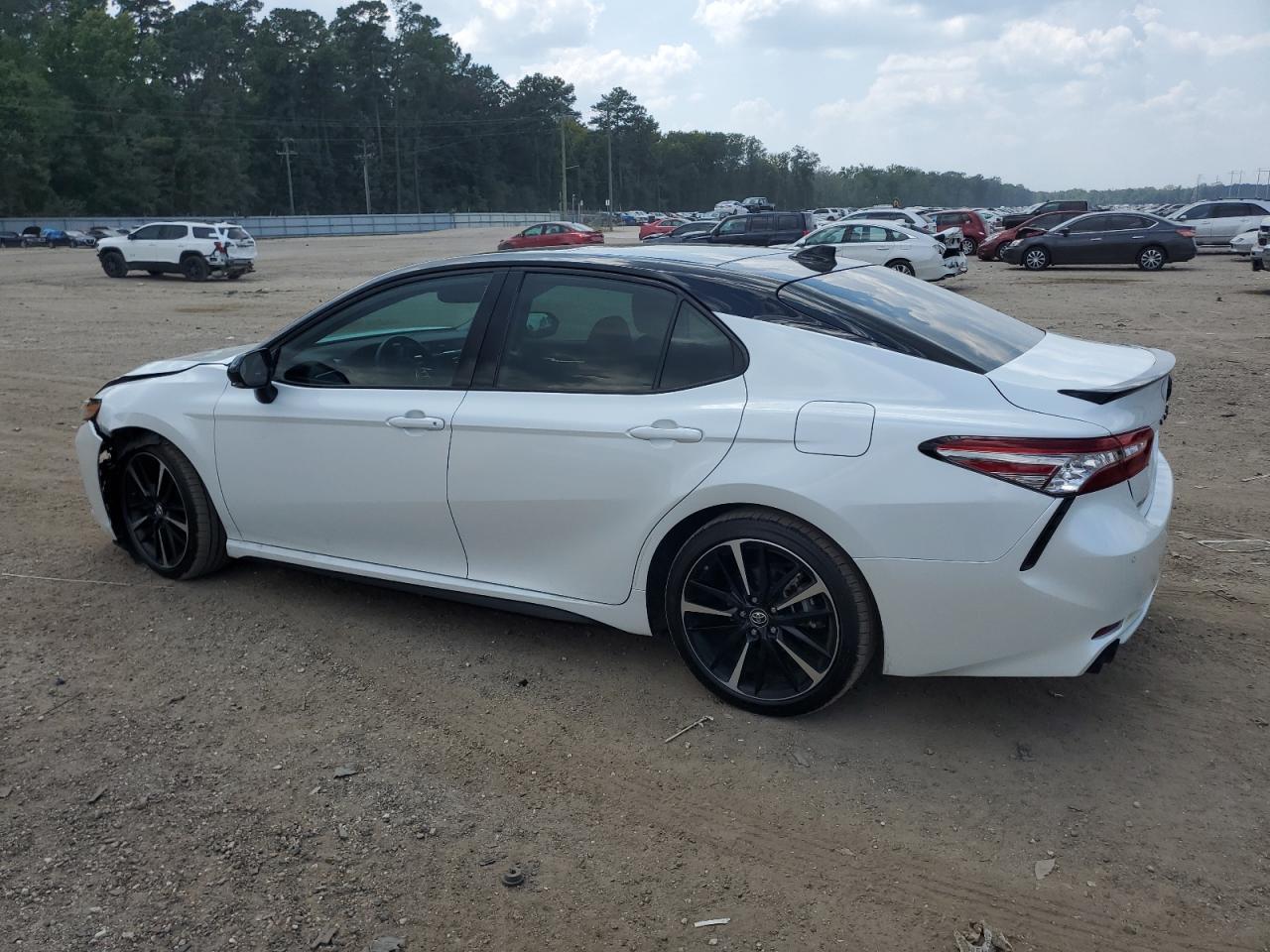 Toyota Camry Xse 2018 White 2.5L 4 vin: 4T1B61HK1JU143113