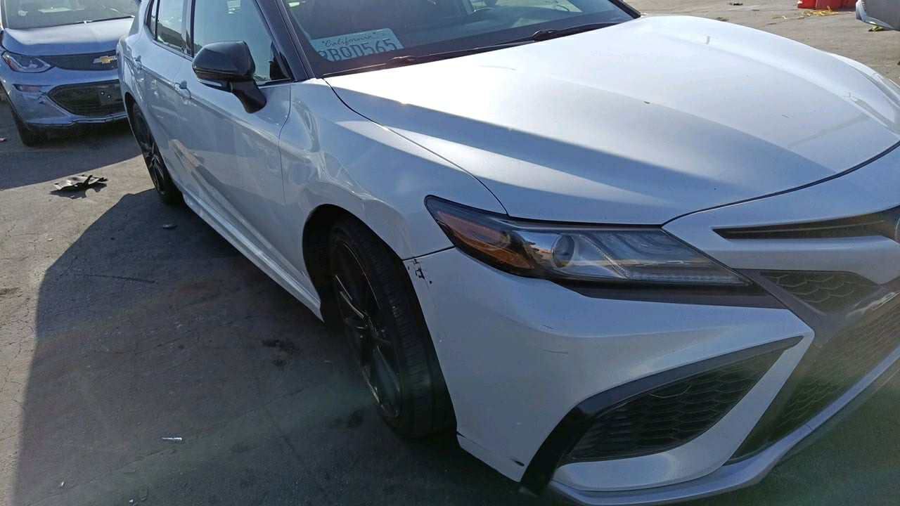 2022 Toyota Camry Hybrid XSE | White | 2.5L FWD | VIN: 4T1K31AK6NU042142