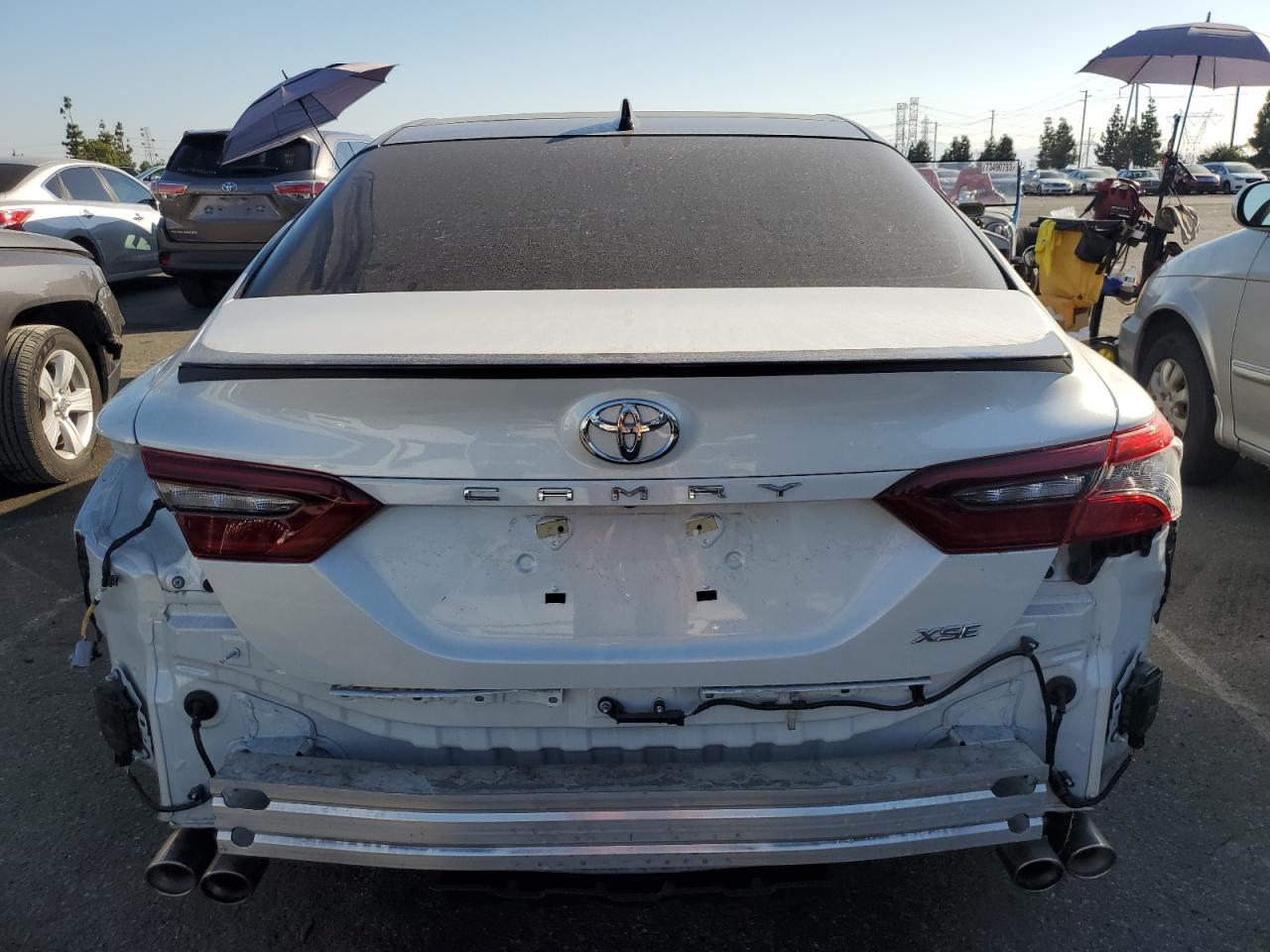 Toyota Camry XSE 2021 White – 2.5L FWD Sport Sedan | VIN: 4T1K61AK2MU483689