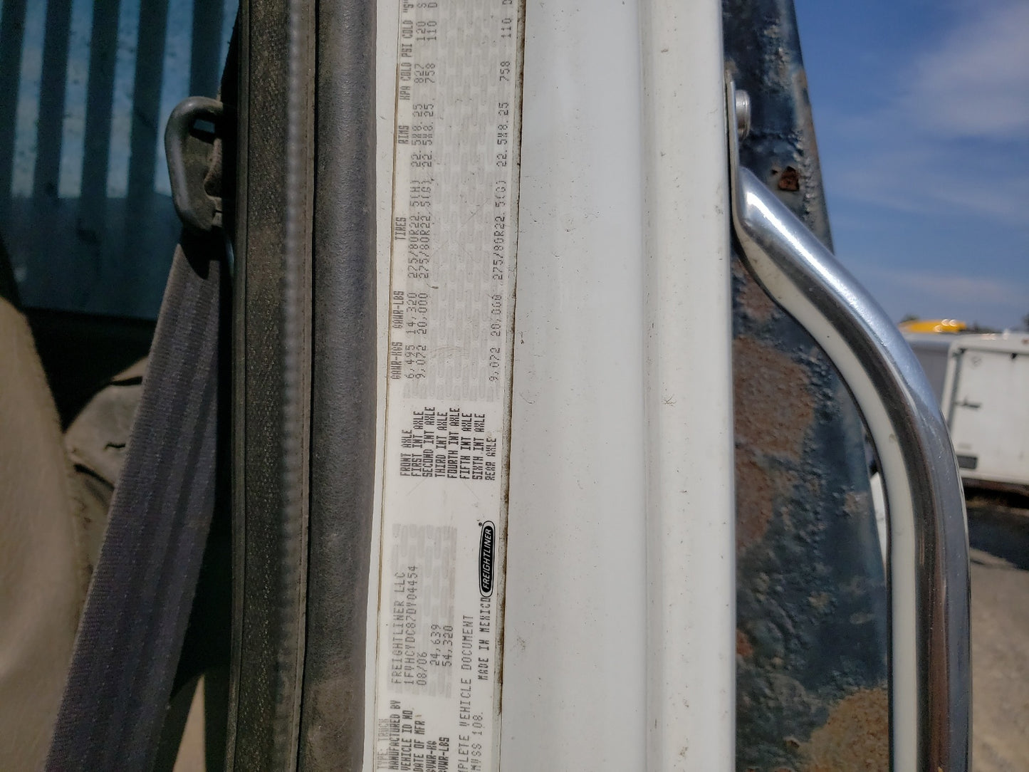 2007 FREIGHTLINER M2 106 MED - 1FVHCYDC87DY04454