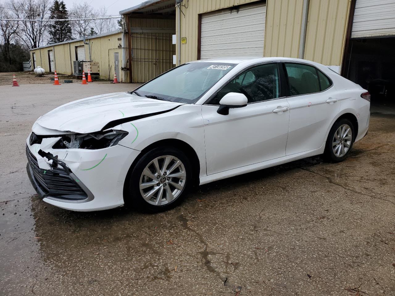 Toyota Camry LE 2023 White – 2.5L FWD Sedan | VIN: 4T1C11AK4PU797836