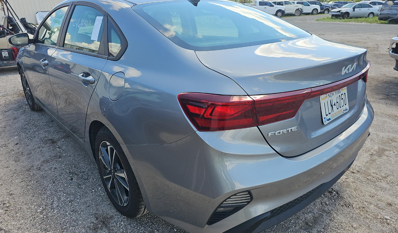Kia Forte LXS 2022 Gray – 2.0L FWD Sedan | VIN: 3KPF24AD2NE426641