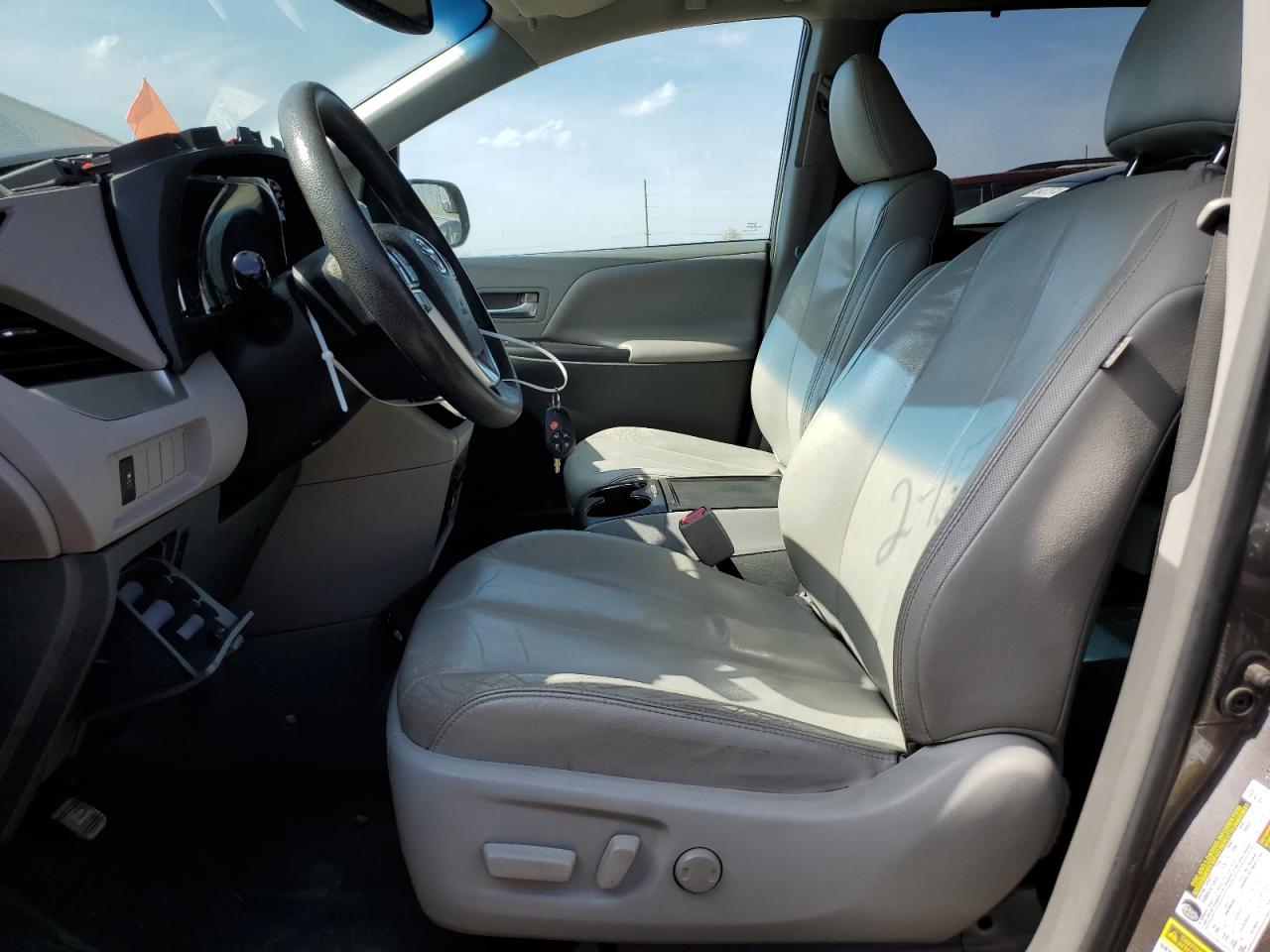 2015 TOYOTA SIENNA LE - 5TDKK3DC3FS575711