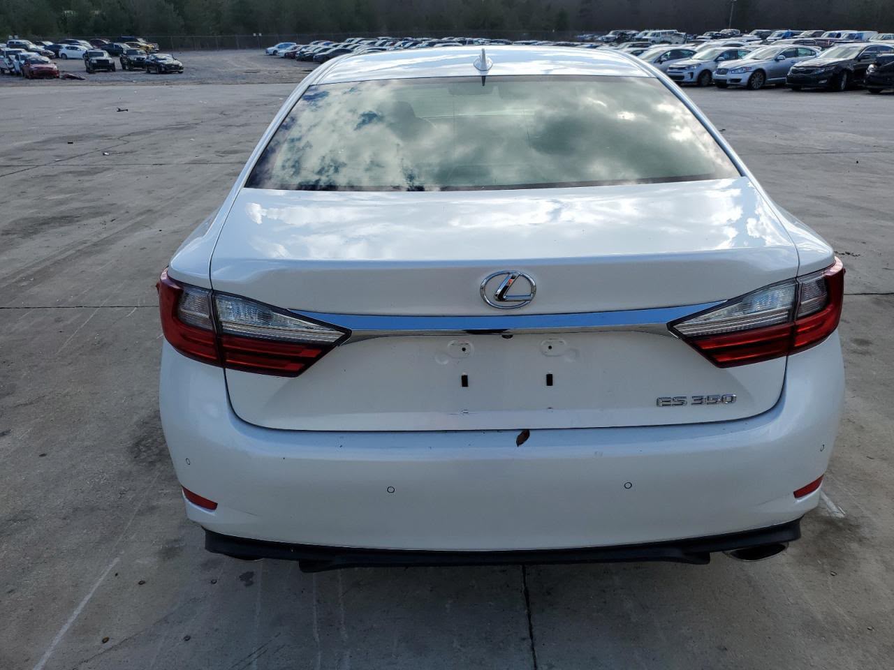 Lexus ES 350 2018 White – 3.5L V6 FWD Luxury Sedan | VIN: 58ABK1GG6JU082827