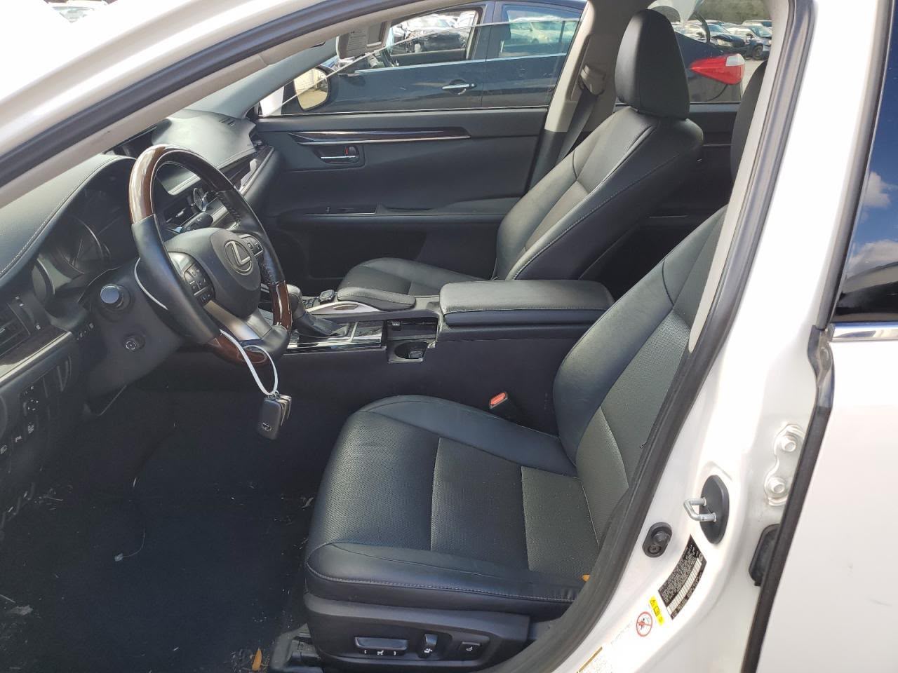 Lexus ES 350 2018 White – 3.5L V6 FWD Luxury Sedan | VIN: 58ABK1GG6JU082827