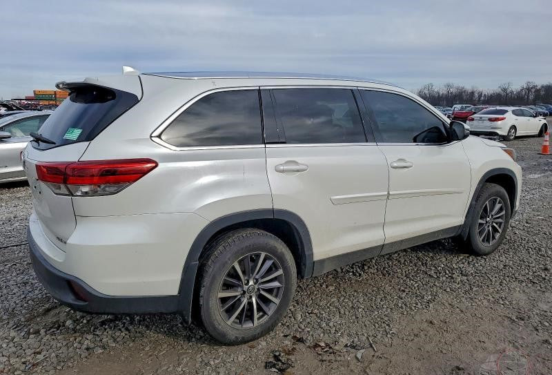 2019 Toyota Highlander | White | 3.5L V6 AWD | VIN: 5TDZARFH6KS056501