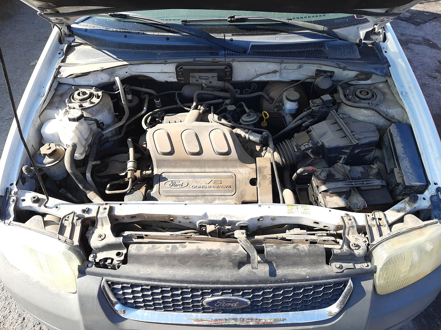 2001 FORD ESCAPE XLS - 1FMYU01161KA89685