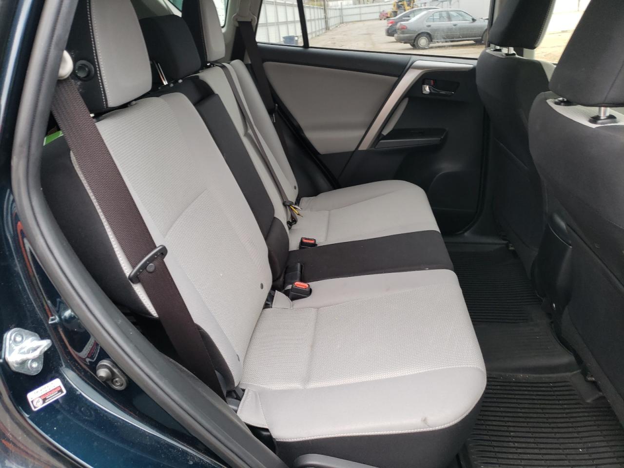 2017 TOYOTA RAV4 XLE - JTMWFREV1HJ131851