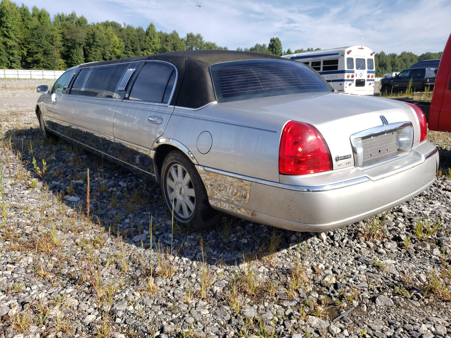 2005 LINCOLN TOWN CAR E - 1L1FM88W15Y671236