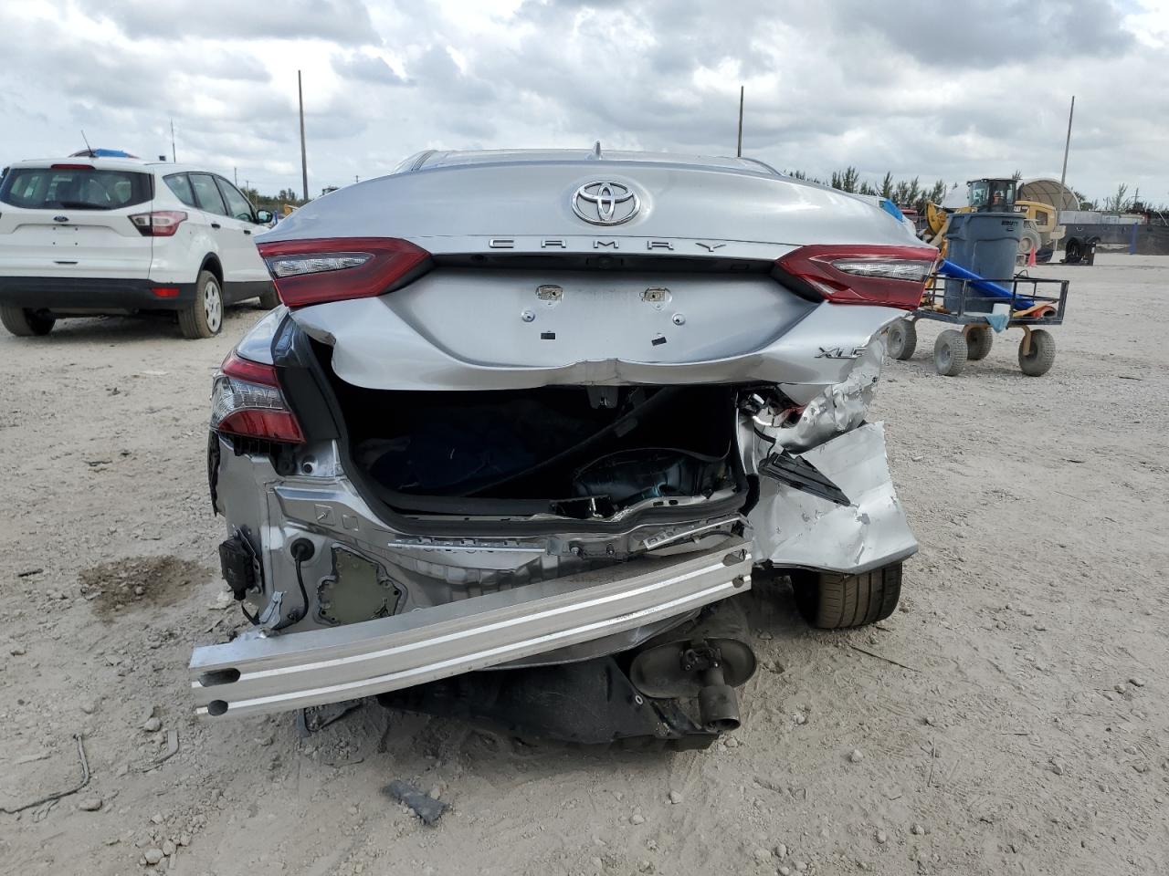2021 TOYOTA CAMRY XLE - 4T1F11AK4MU550521