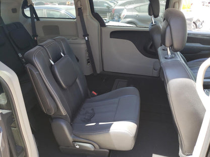 2015 CHRYSLER TOWN & COU - 2C4RC1BG9FR538001