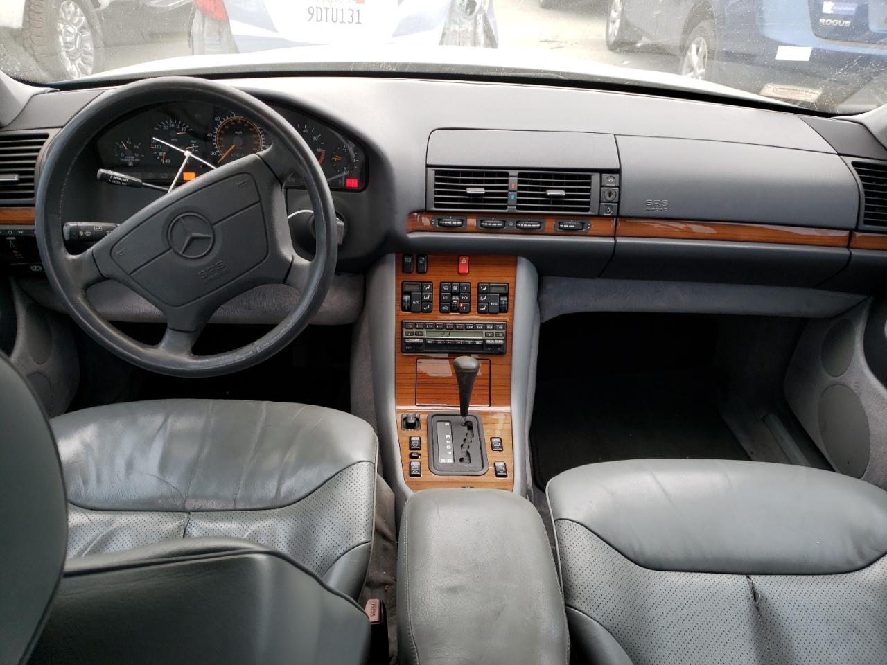 1992 MERCEDES-BENZ 400 SE - WDBGA42E7NA041110