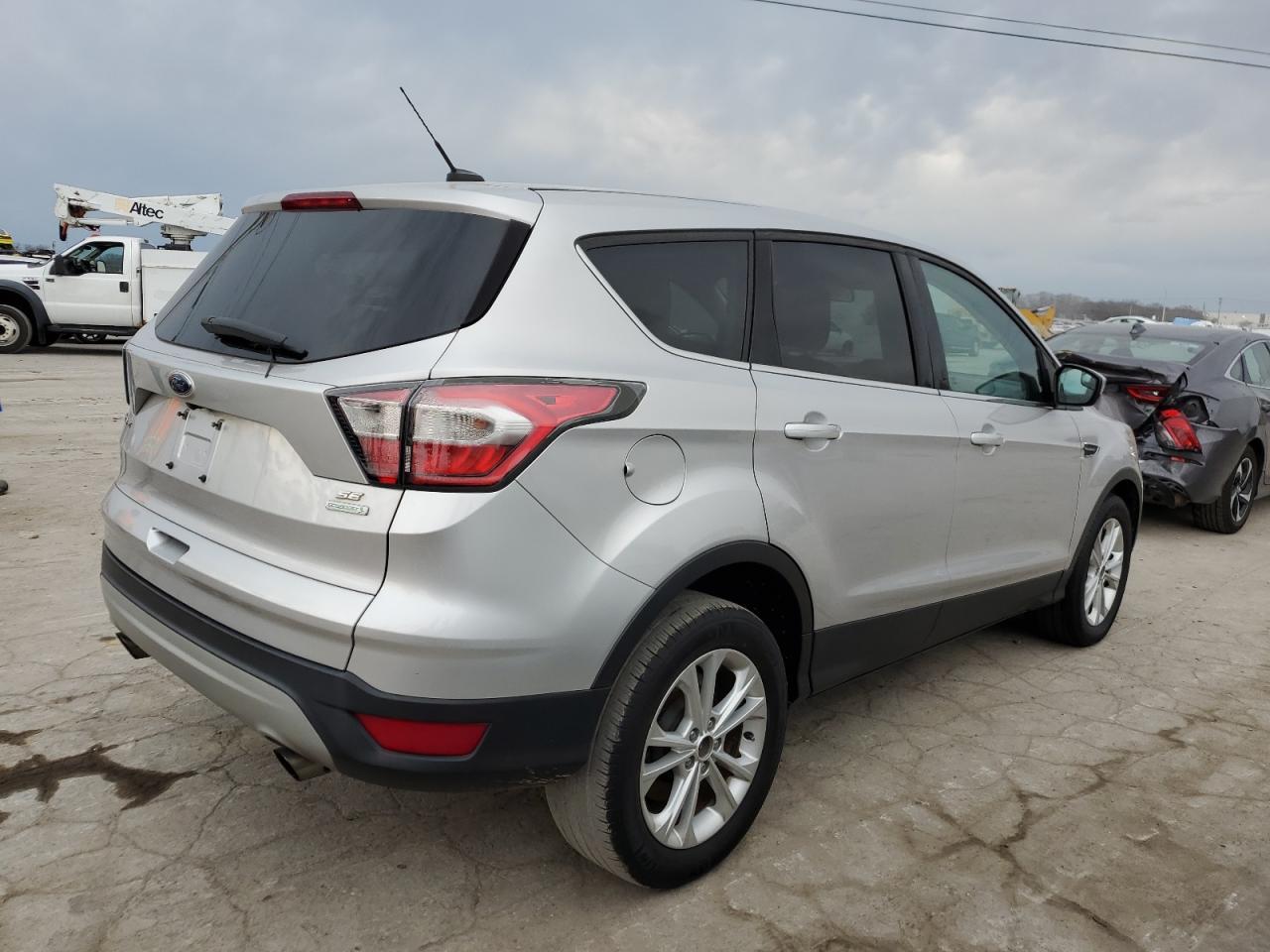 2017 FORD ESCAPE SE - 1FMCU0GD7HUA09806