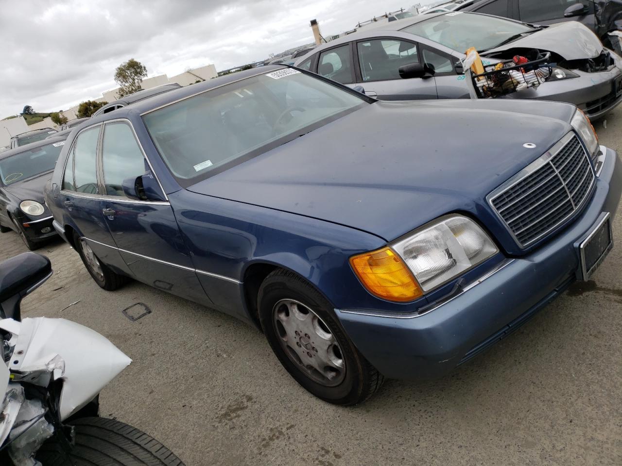 1992 MERCEDES-BENZ 400 SE - WDBGA42E7NA041110