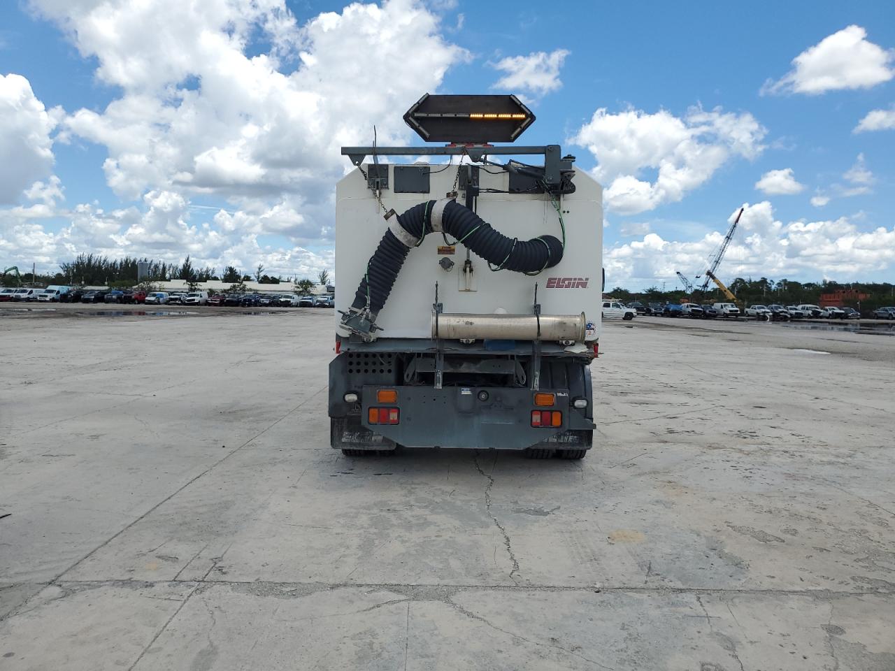 2007 STERLING TRUCK SC 8000 - 49HAADBV67DX58069