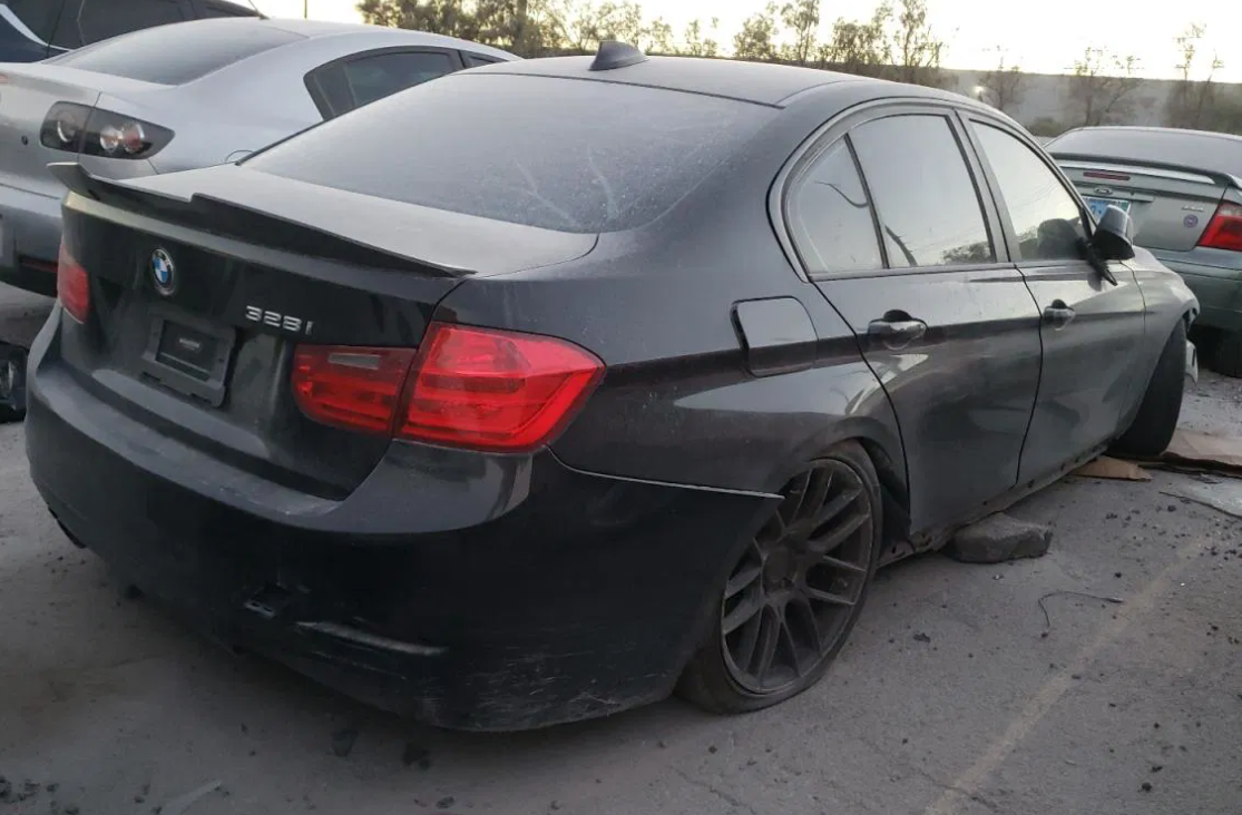 2013 BMW 328i | Black | 2.0L RWD | VIN: WBA3A5C55DF351825