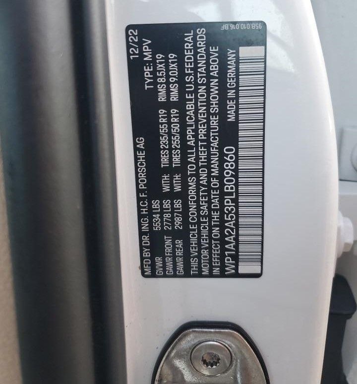 2022 Porsche Macan AWD – White, 2.0L Turbocharged SUV VIN: WP1AA2A53PLB09860