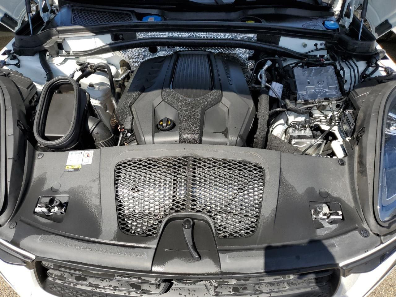 2022 Porsche Macan AWD – White, 2.0L Turbocharged SUV VIN: WP1AA2A53PLB09860