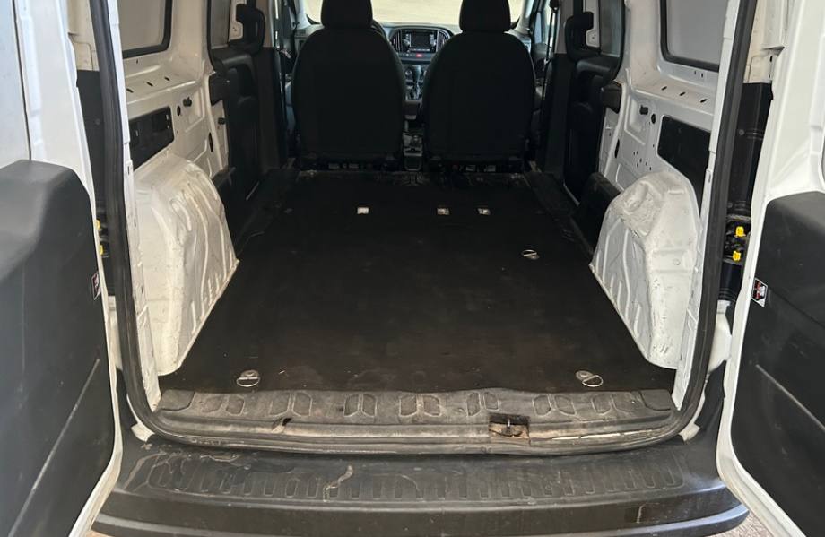 RAM ProMaster City 2021 White – 2.4L FWD Cargo Van | VIN: ZFBHRFAB3M6T49168