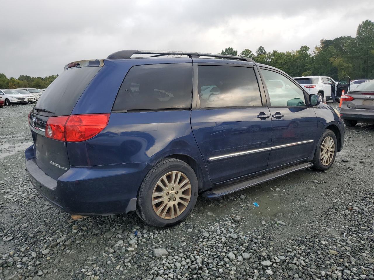 2007 TOYOTA SIENNA XLE - 5TDZK22C87S076495