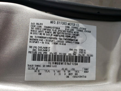 2005 LINCOLN TOWN CAR E - 1L1FM88W15Y671236