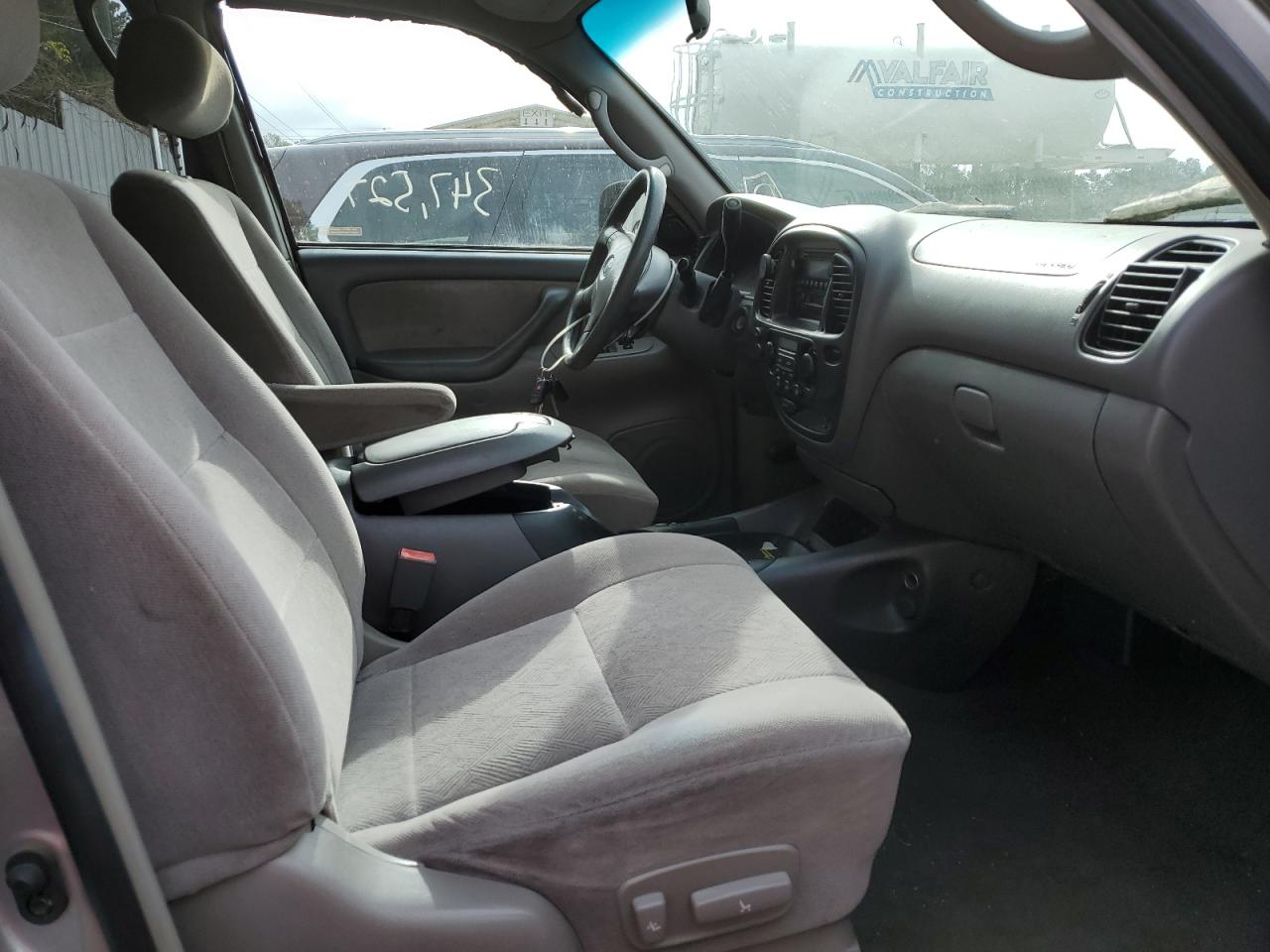 2002 TOYOTA SEQUOIA - 5TDZT34A82S099007